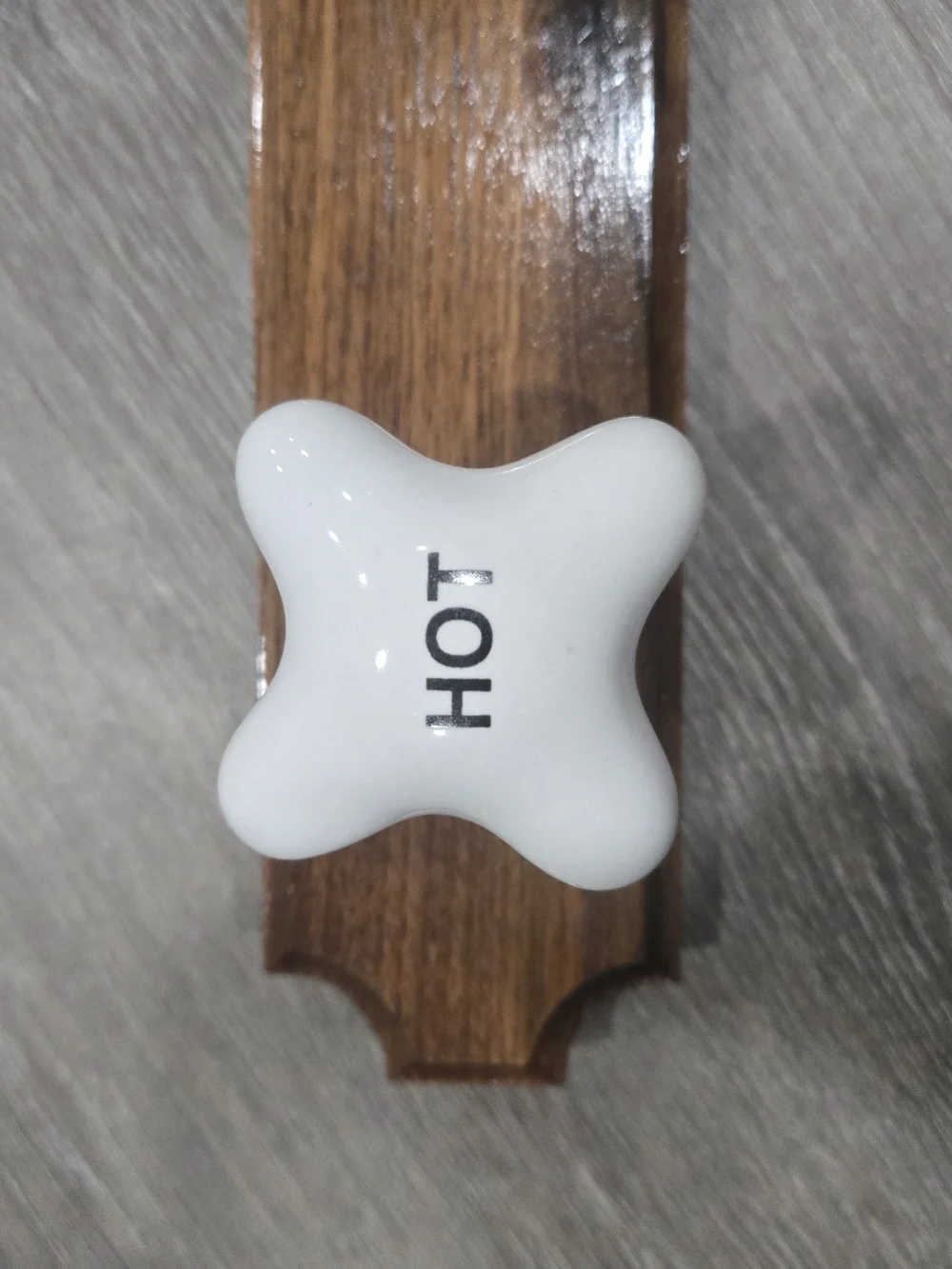 Vintage White 'Hot' and 'Cold' Ceramic Tap Knob Wall Decor